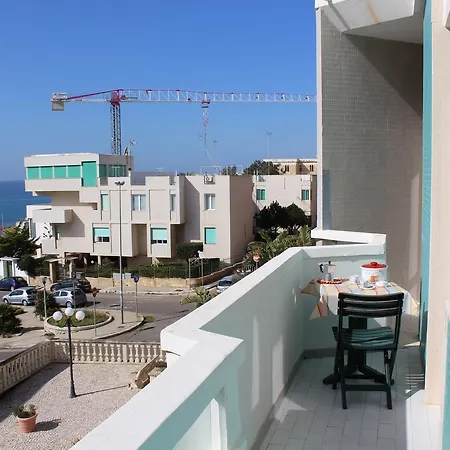Galilei N1 Fronte Mare 2/4 P.l Holiday home *